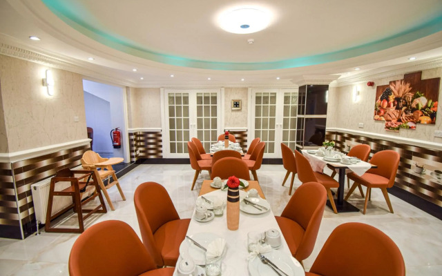 Pembridge Palace Hotel