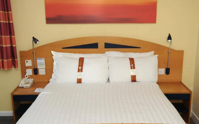 Holiday Inn Express Glasgow Airport by IHG