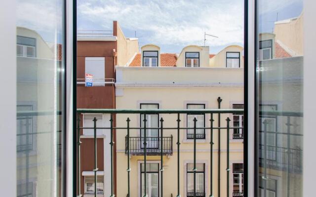 Typical Light Filled Graça Apartment, By TimeCooler