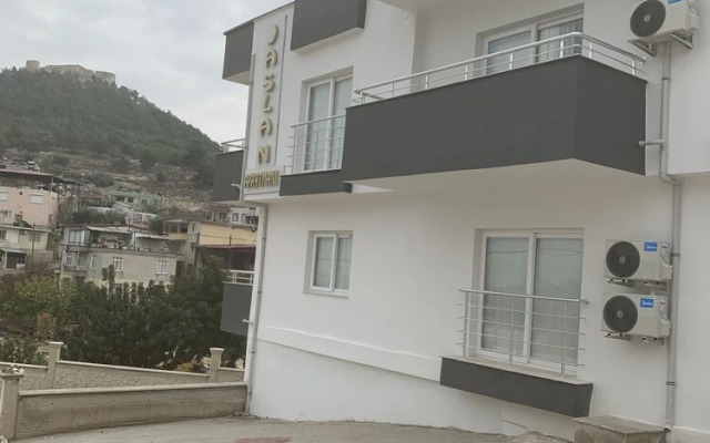 Aslan Apartments