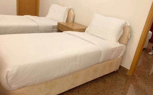OYO 153 Qurum Heights Hotel