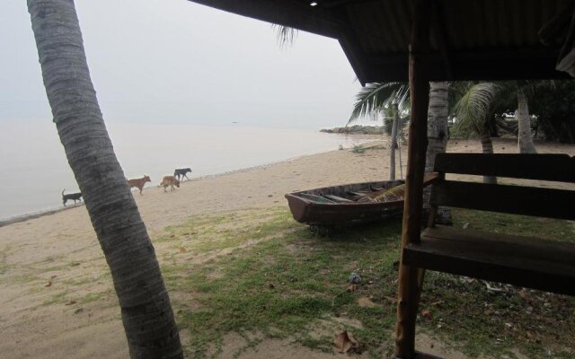 Pinks Bungalows