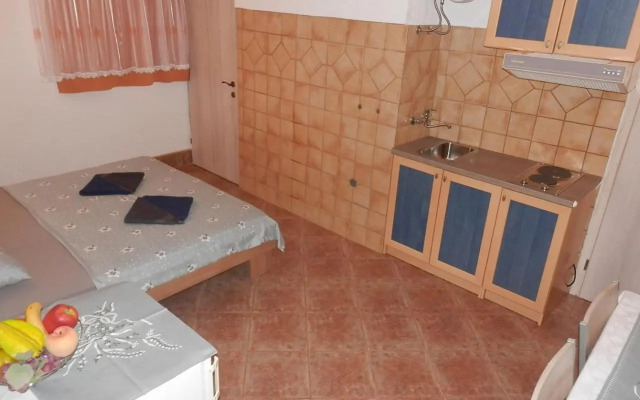 Guest House Tiho 832
