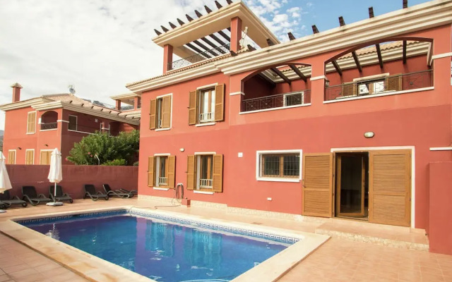 Charming Holiday Home in Benidorm With Private Pool