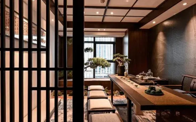 QIANNA HOTEL (Gongyi Huaxi Square)