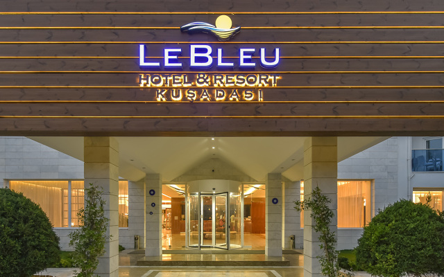 Le Bleu Hotel & Resort