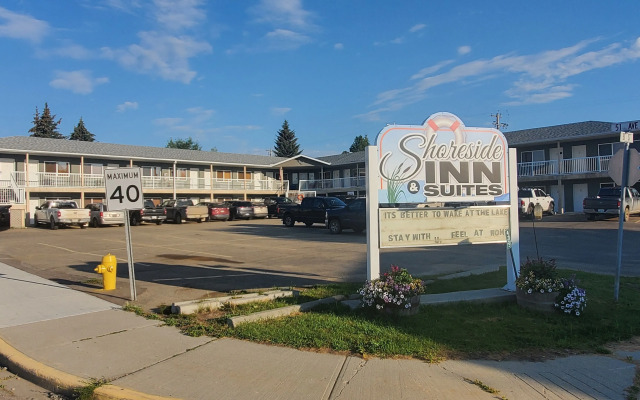 Shoreside Inn & Suites