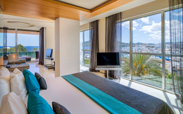 Aguas de Ibiza Grand Luxe Hotel