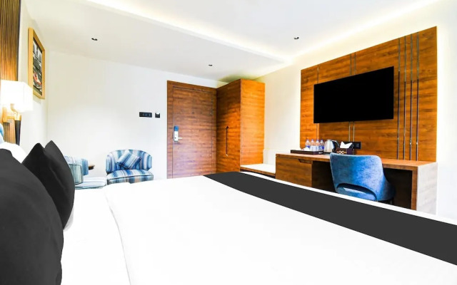 Deluxe Double Stays Near Paridh Crossing