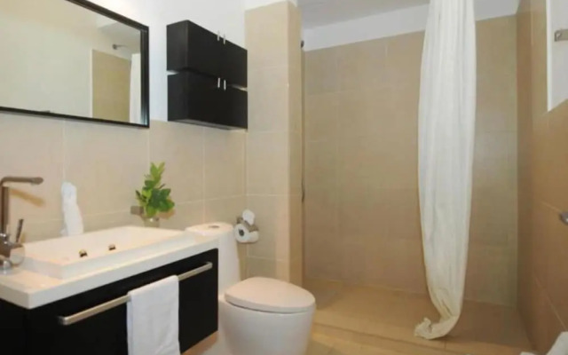 Beachfront Condo Airport transport incl