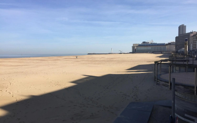 Rustig appartement met zeezicht dicht bij het centrum