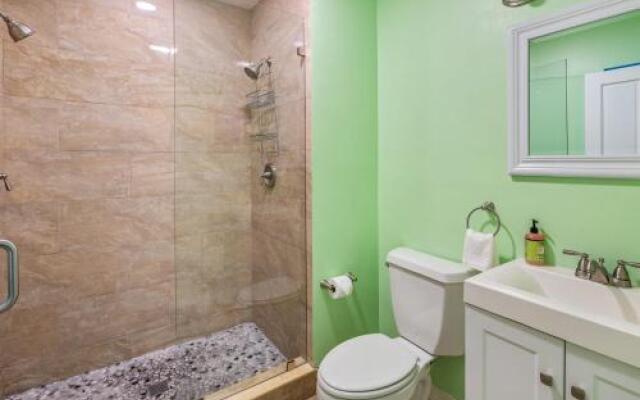 Banana's Foster Guesthouse