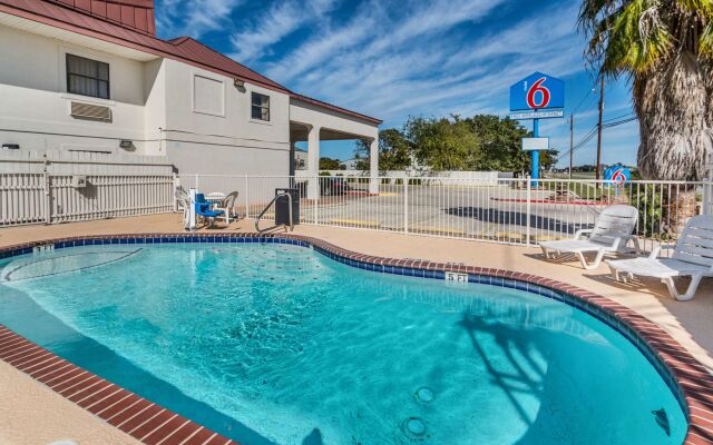 Motel 6 San Marcos, TX - North
