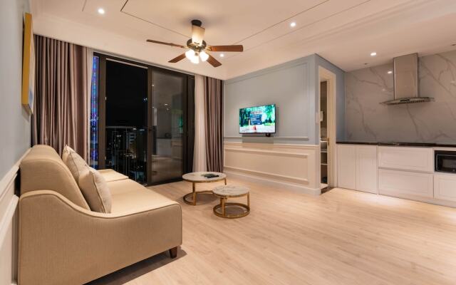 Louis Mo Apartment