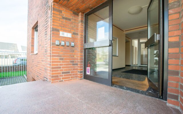 Airport 3 Room Apartment