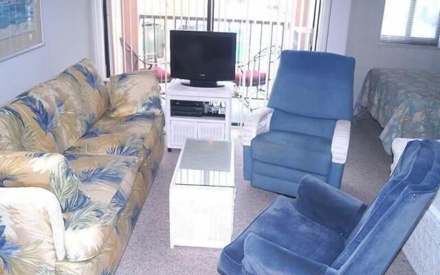 Westward Ho 203 Studio Bedroom Condo by RedAwning