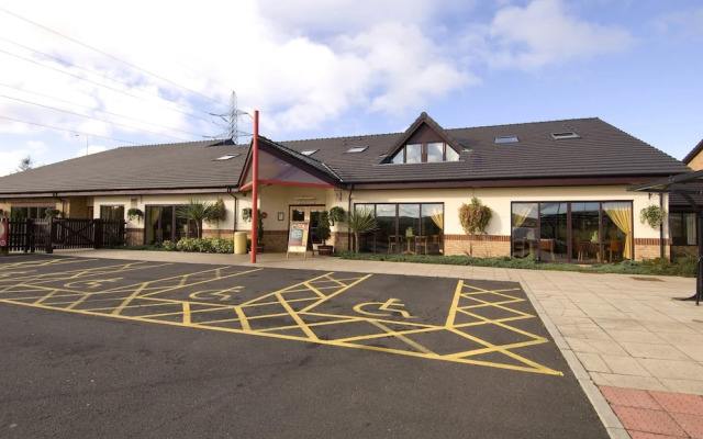 Premier Inn Blackburn South - M65 J4