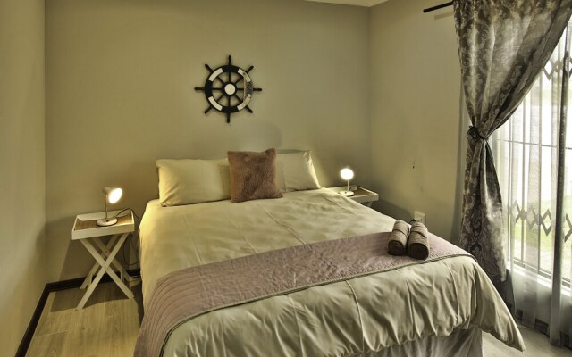 Casa Bella 6 Sleeper Langebaan