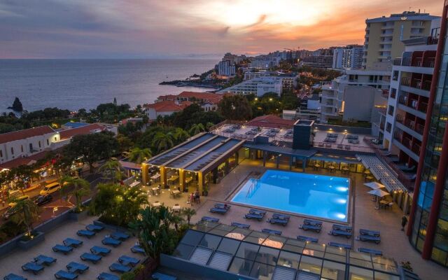 The Views Monumental