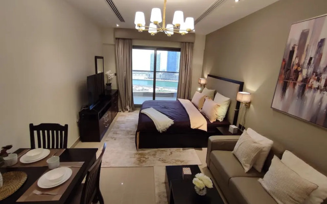 Whitesage - Sleek Studio With Canal View Near Metro