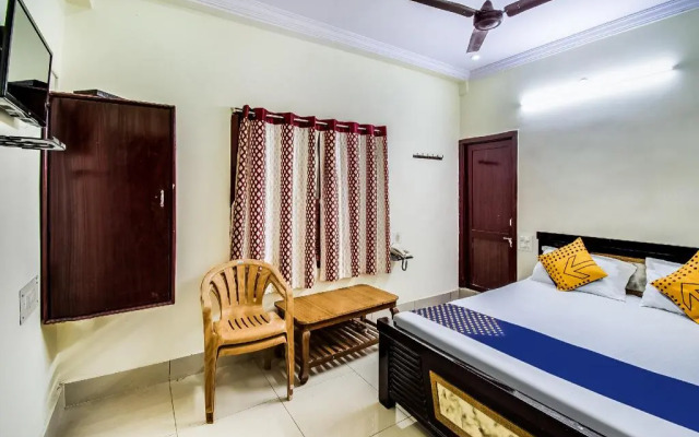 Sri Surya Lodge by OYO Rooms