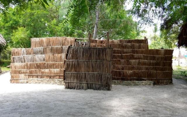 Room in B&B - Mida Creek Eco Camp - Lodge