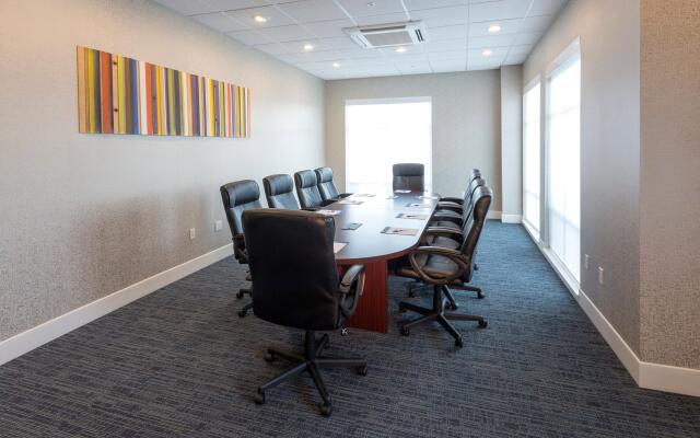 Holiday Inn Express & Suites Seattle South - Tukwila by IHG
