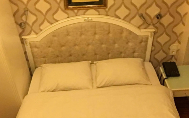 Peteks Hotel