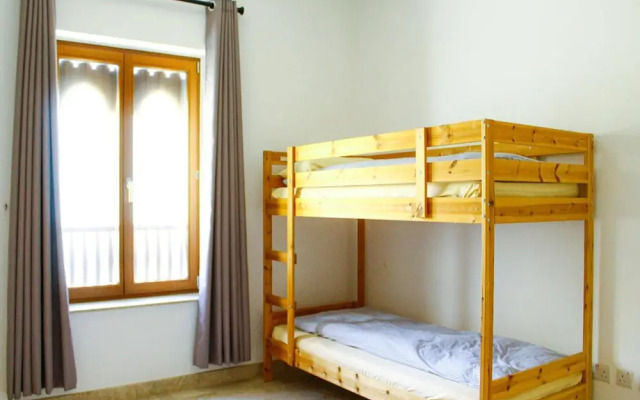 Spacious Apartment Retreat