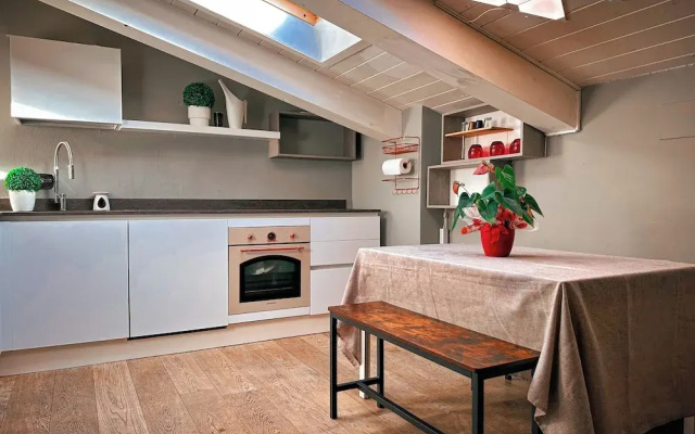 Room in Apartment - The Sweet Attic of Lu in the Historic Center