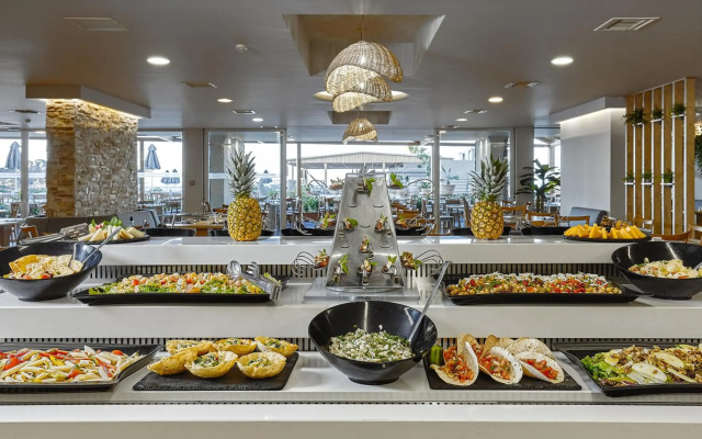 Blue Marine Resort & Spa