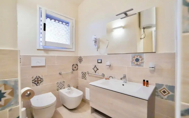 Hotel with swimming pool just 300 mt from the Baia delle Mimose-beach