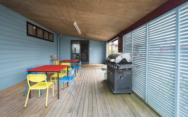 Adventure Lodge & Motel