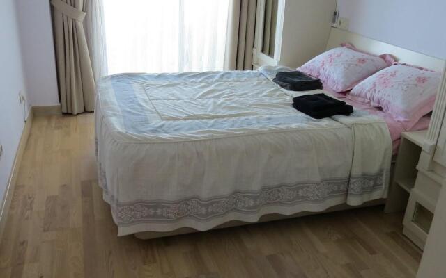 Benirent Portofino 12B