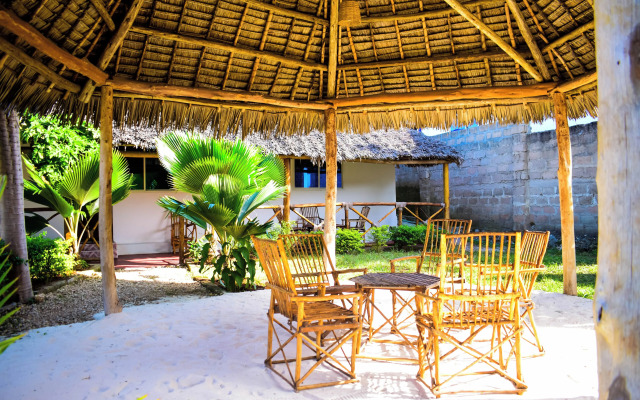 Uhuru House and Restaurant