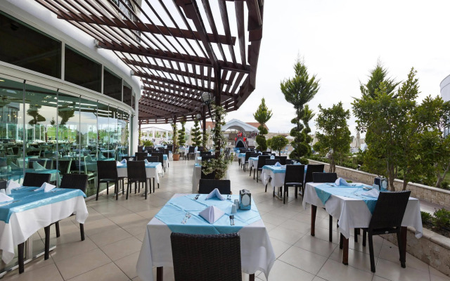 Roma Beach Resort & Spa