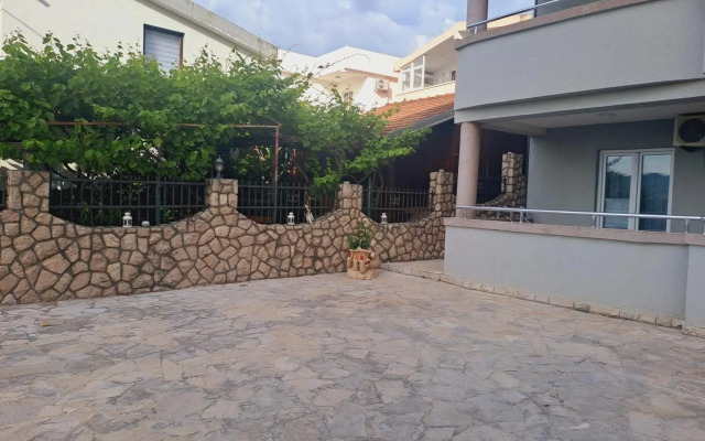 Sea House Apartments