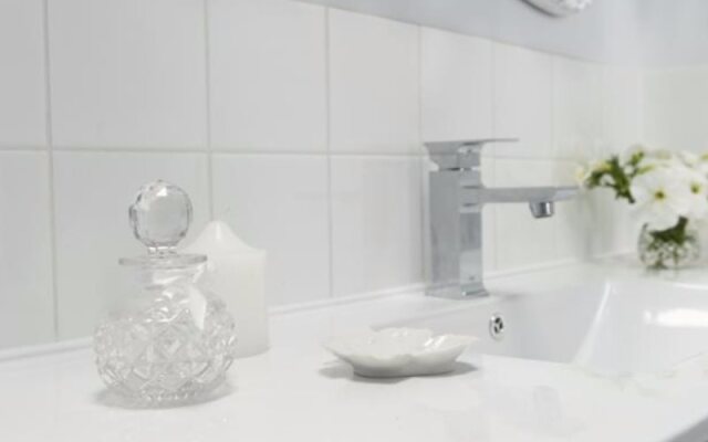 White Dove Cottage Bed and Breakfast