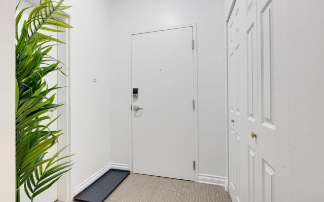 M11 Beautiful Cozy 2BR w AC Perfect Location