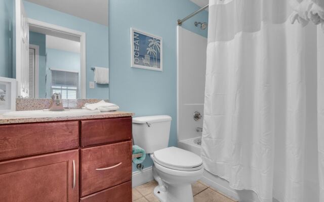 Laketown Wharf 806