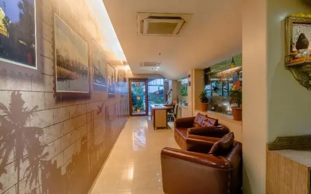 OYO Premium NH 8 Dahisar Mumbai