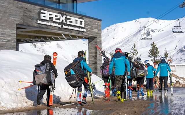 Apex2100 International Ski Academy Tignes