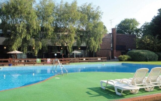 Redwood Hotel  Country Club