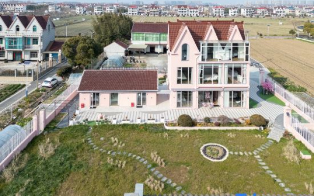 Shanghai Shuli Huawai Homestay (Lingang Dishui Lake)