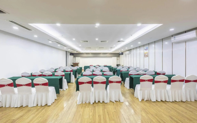 Starway Hotel Luan Shucheng Saifu