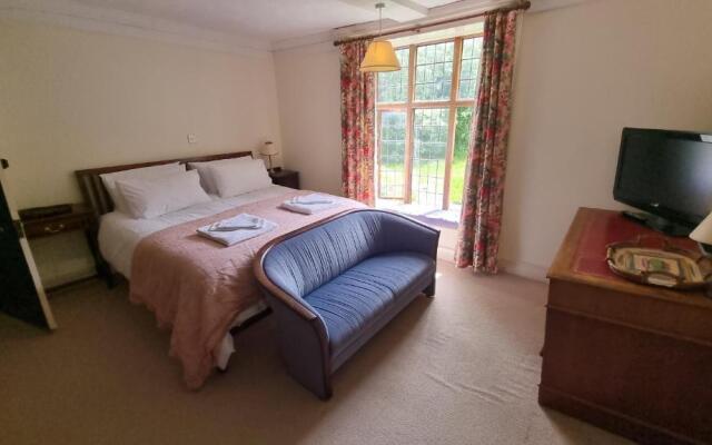 Old Manor House Bed & Breakfast