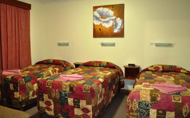 Sharonlee Strahan Villas