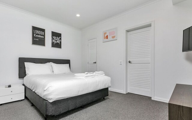 QV CBD Studio with Huge Deck - 960