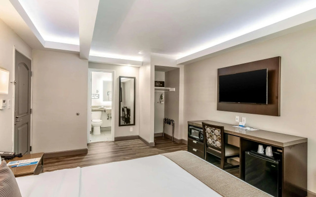 Inn at 50 at Long Beach Convention Center
