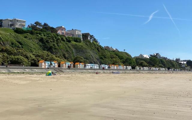 L Alouette by Icone Collection